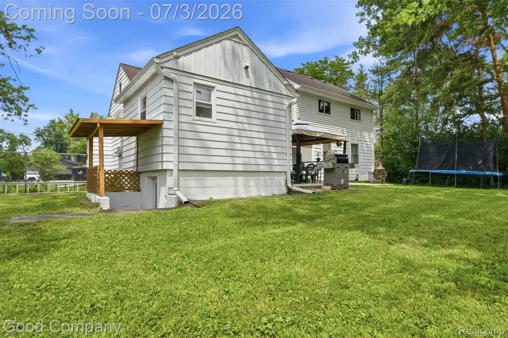 29693 Medbury Street Farmington Hills City MI 48336