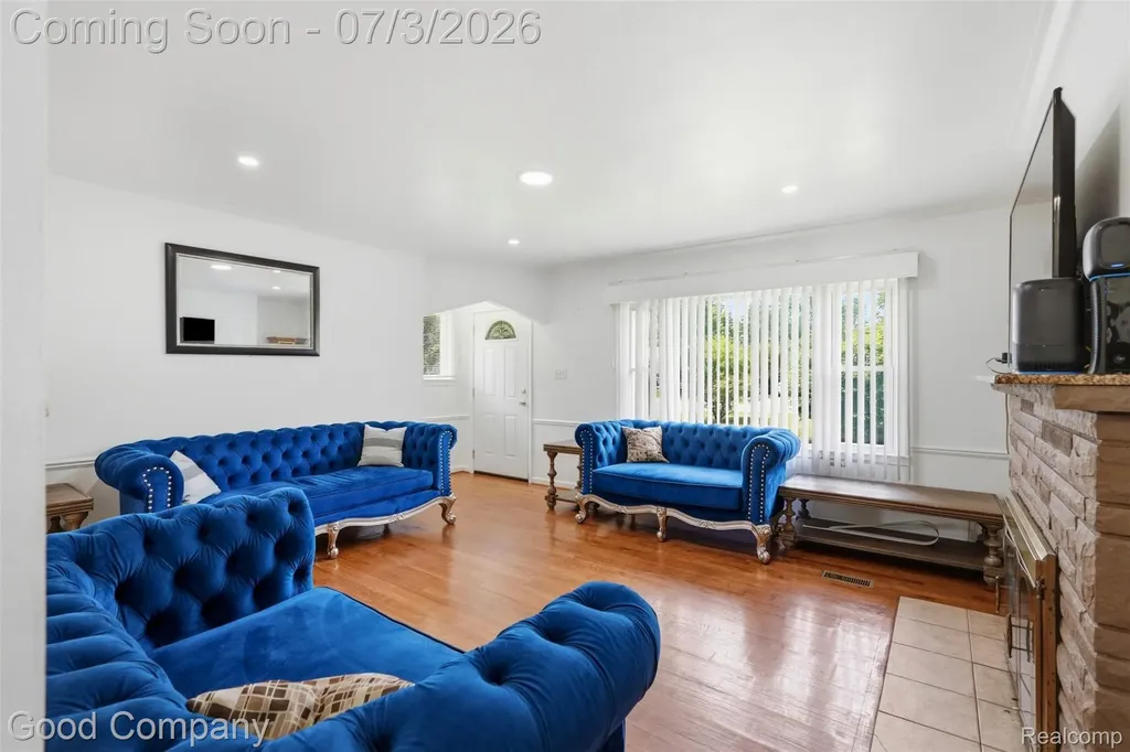 29693 Medbury Street Farmington Hills City MI 48336