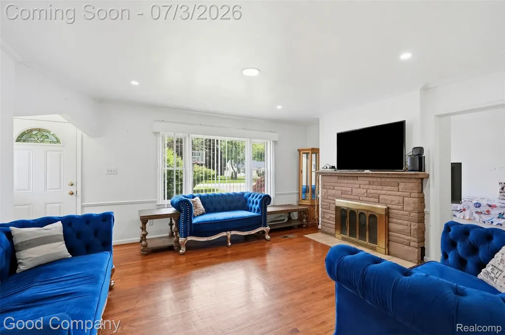 29693 Medbury Street Farmington Hills City MI 48336