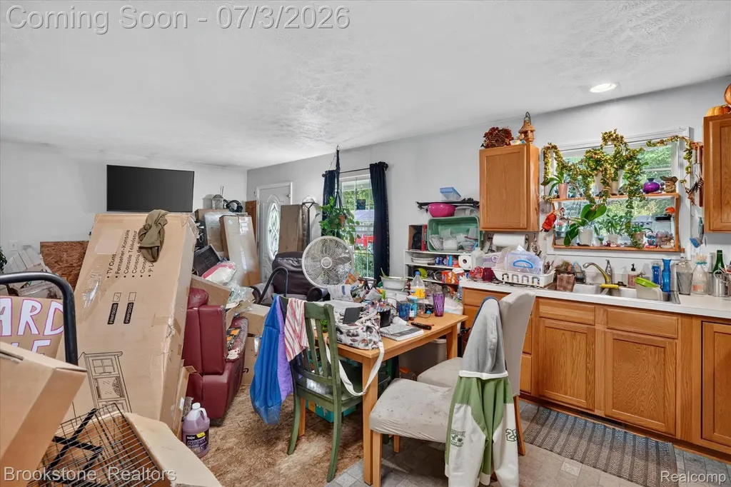 407 E Elizabeth Street Eaton Rapids City MI 48827