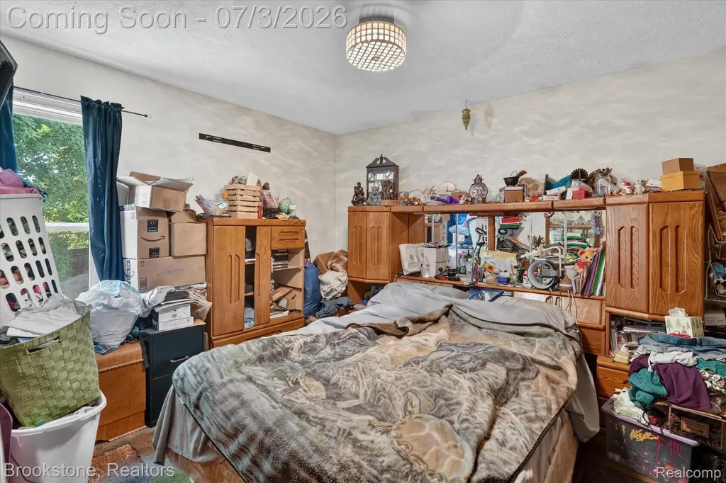 407 E Elizabeth Street Eaton Rapids City MI 48827