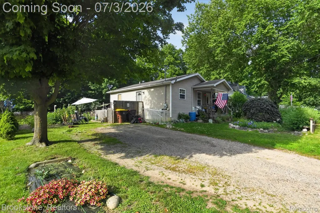 407 E Elizabeth Street Eaton Rapids City MI 48827