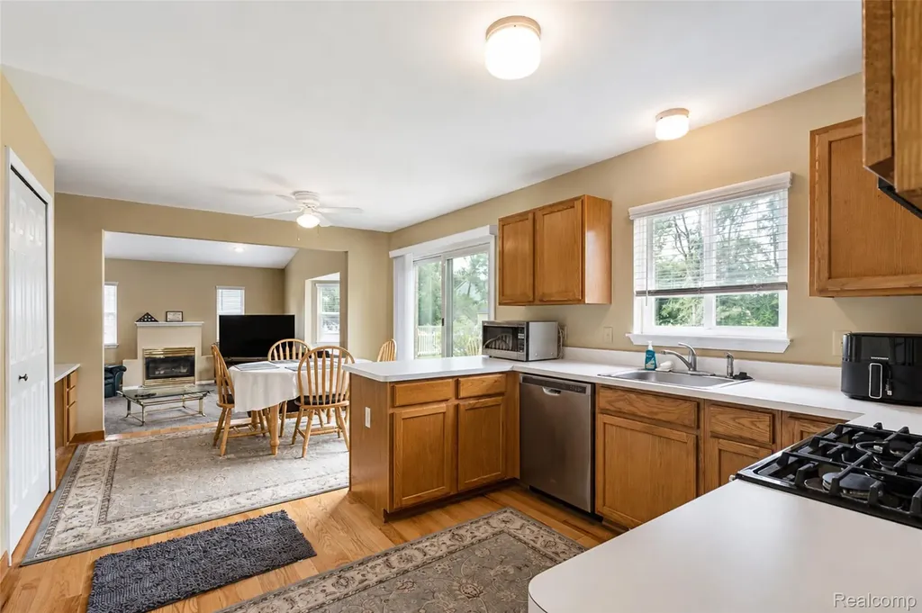41585 Cherry Hill Road Canton Charter Township MI 48188