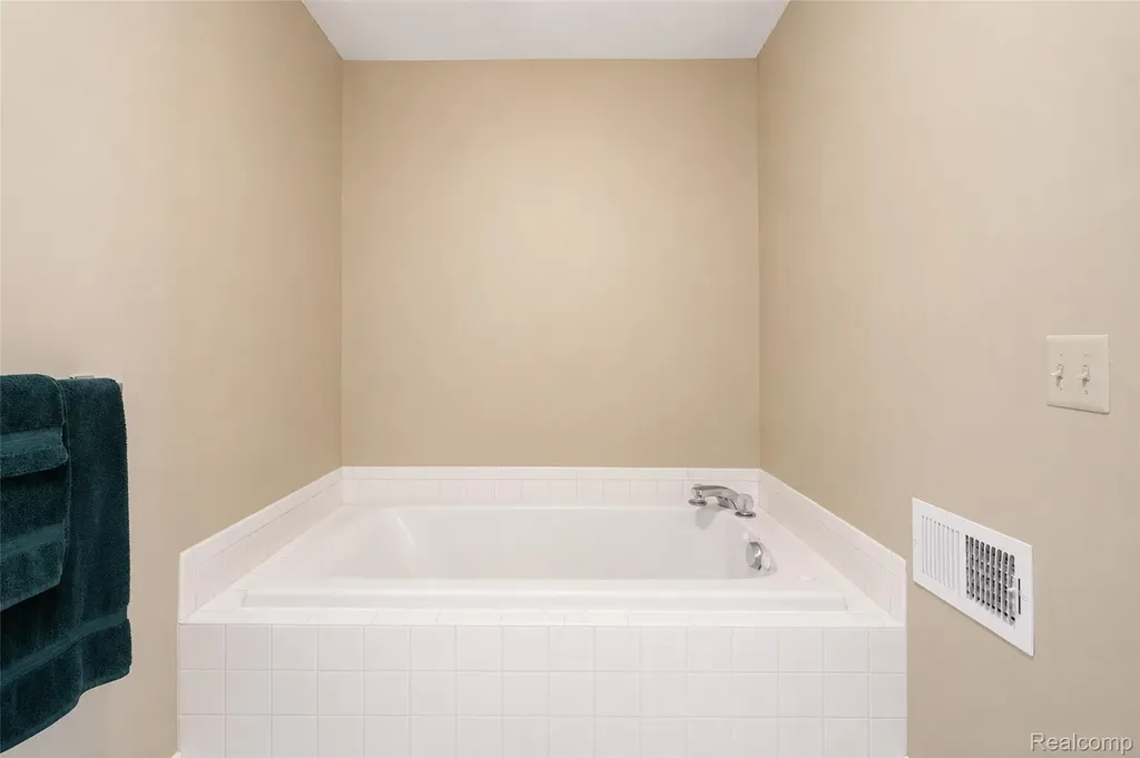 41585 Cherry Hill Road Canton Charter Township MI 48188