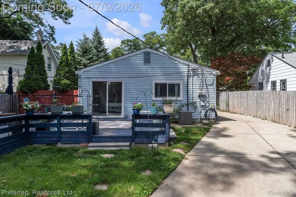 845 W Marshall Street Ferndale City MI 48220