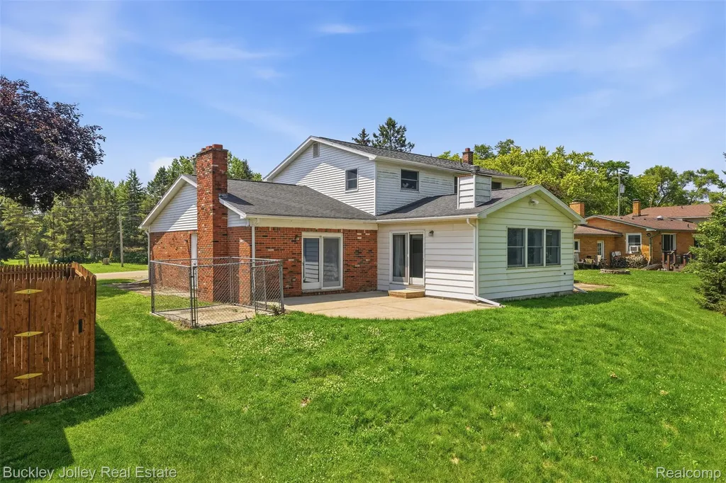 10507 Lafollette Drive Brighton Township MI 48114
