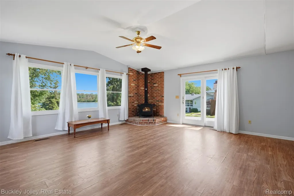 10507 Lafollette Drive Brighton Township MI 48114