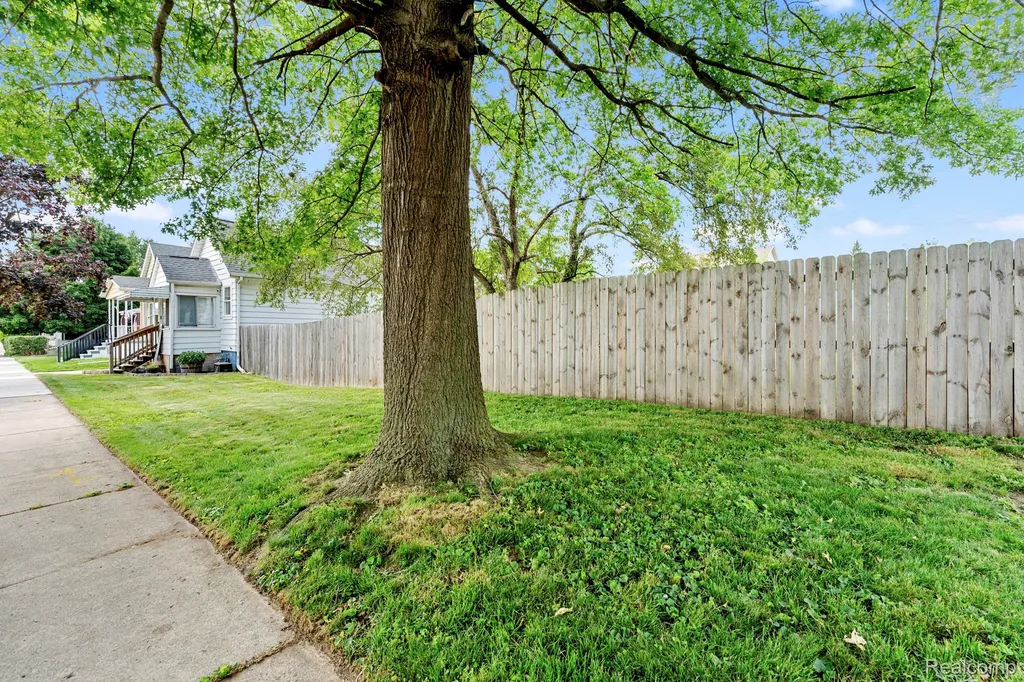 448 Bondie Street Wyandotte City MI 48192
