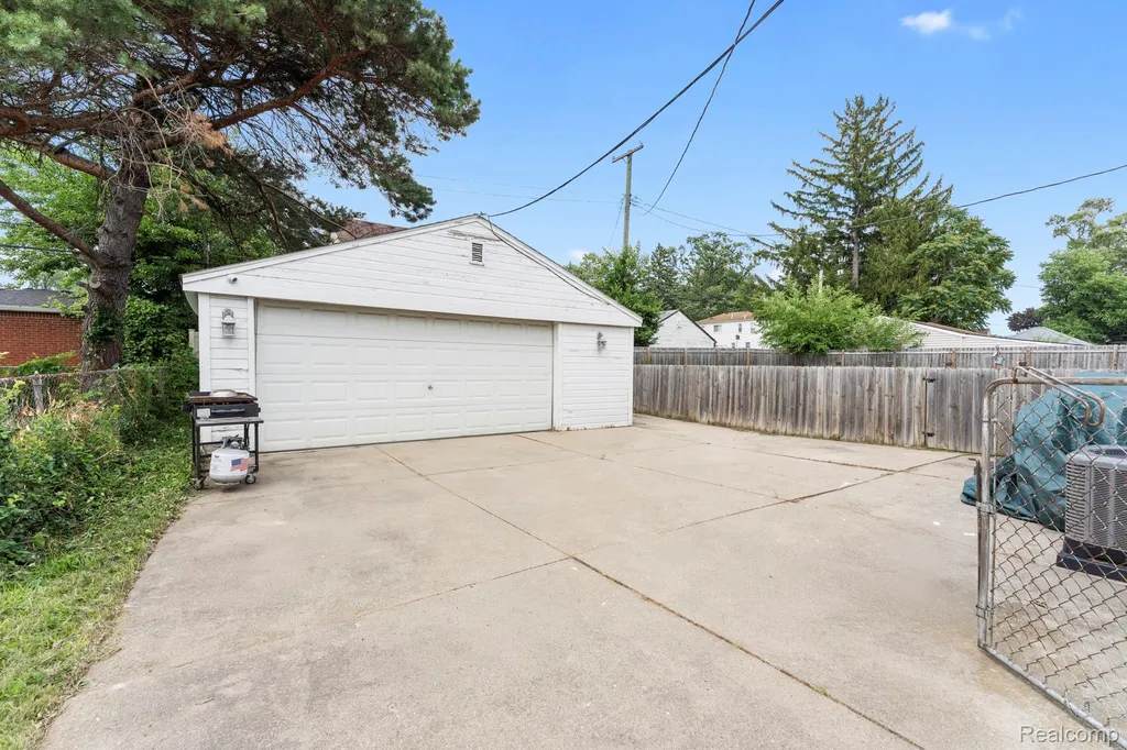 448 Bondie Street Wyandotte City MI 48192