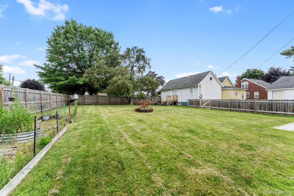 448 Bondie Street Wyandotte City MI 48192