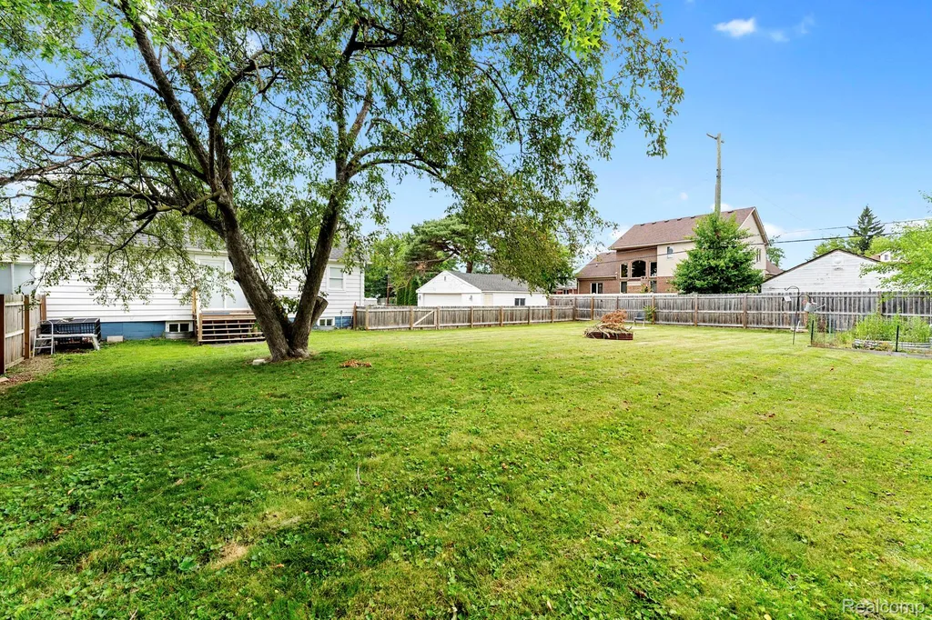 448 Bondie Street Wyandotte City MI 48192