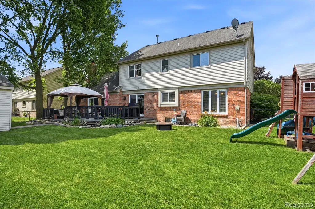 19364 Gill Road Livonia City MI 48152