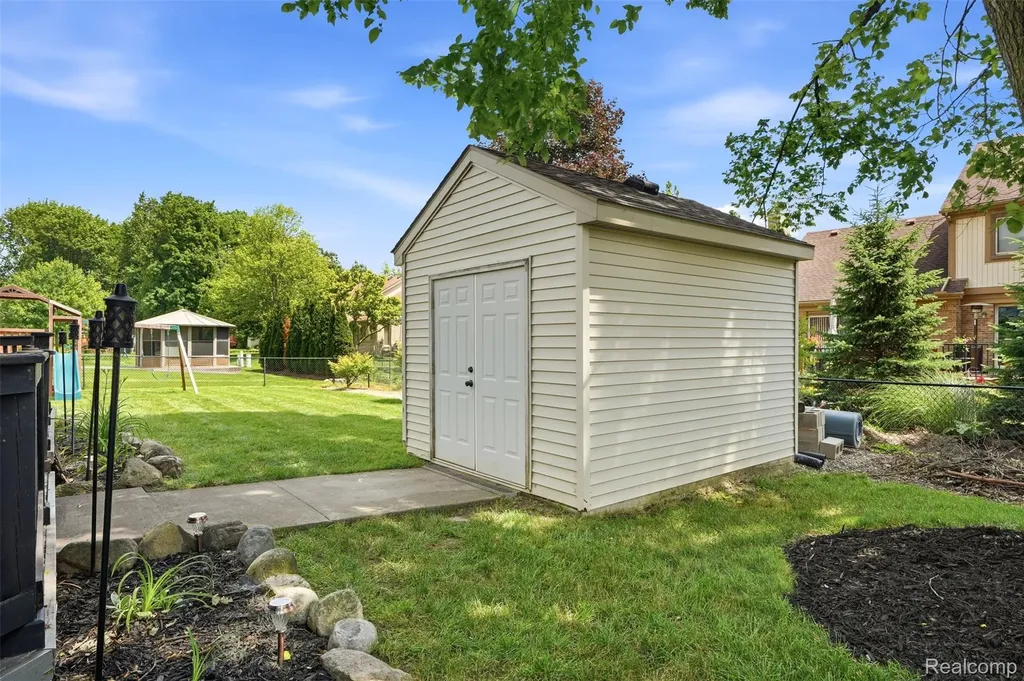 19364 Gill Road Livonia City MI 48152