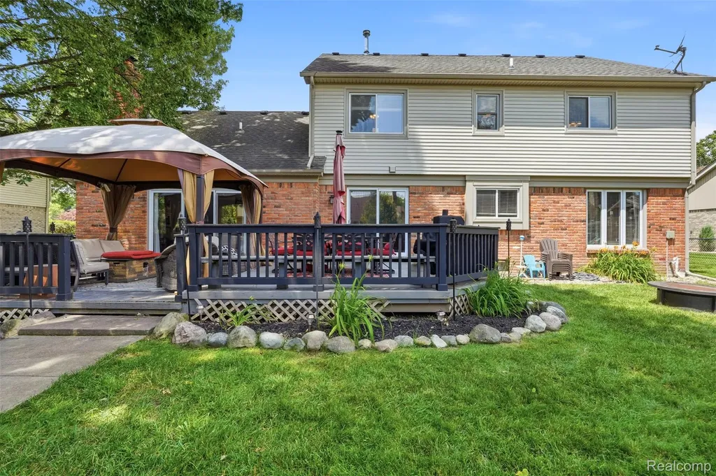19364 Gill Road Livonia City MI 48152