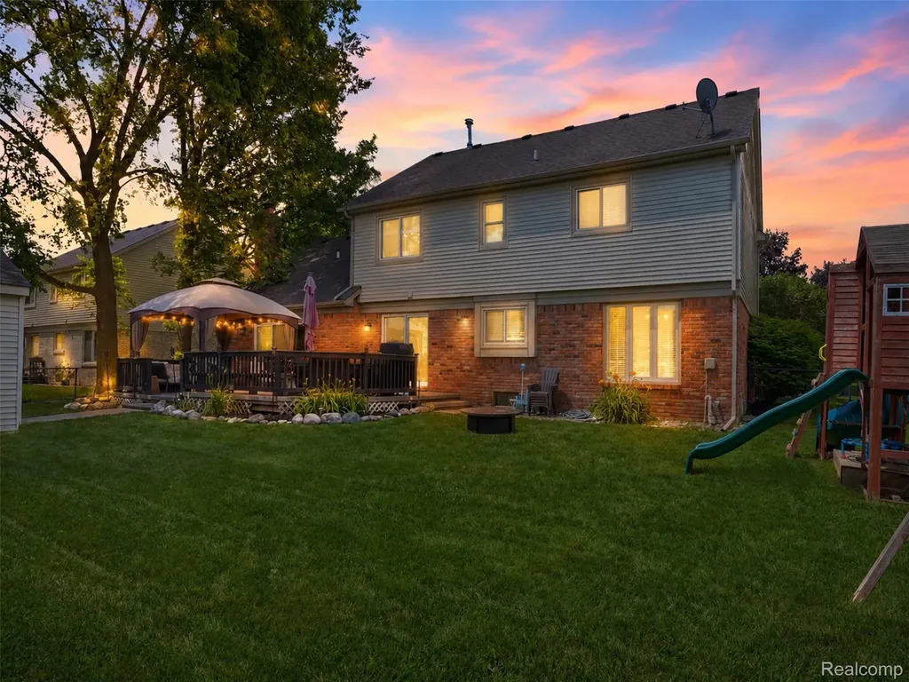 19364 Gill Road Livonia City MI 48152