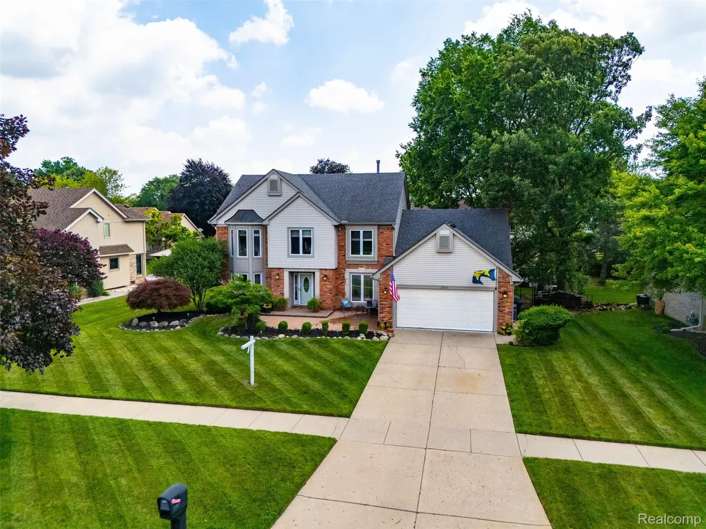 19364 Gill Road Livonia City MI 48152