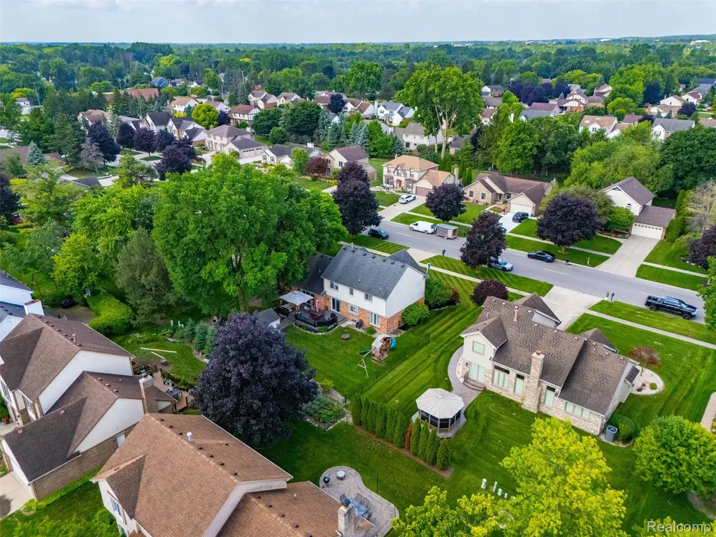 19364 Gill Road Livonia City MI 48152