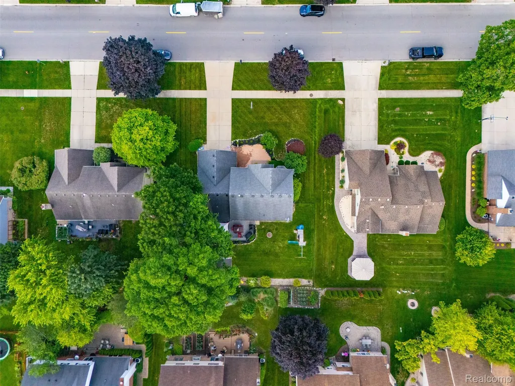19364 Gill Road Livonia City MI 48152