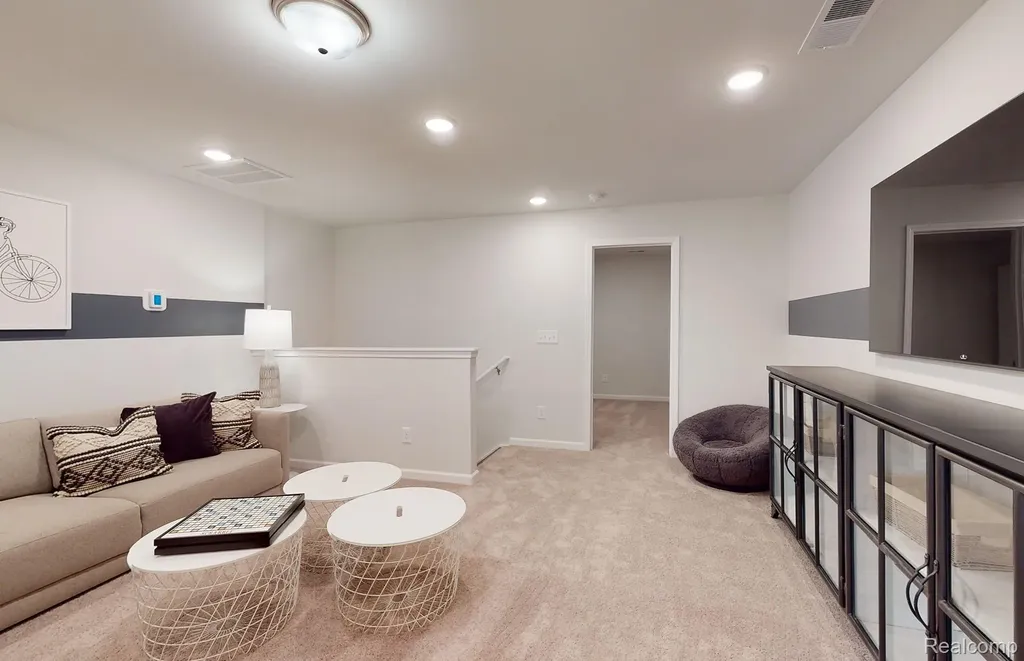 279 Skydrake Court Lake Orion Village MI 48359