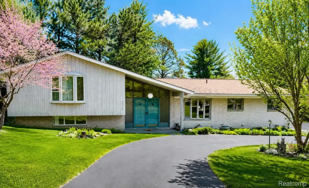 6579 Balmoral Terrace Independence Charter Township MI 48346