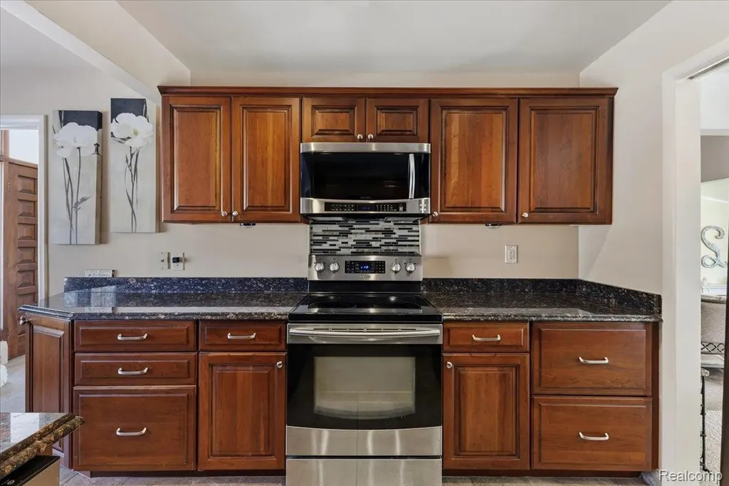 6579 Balmoral Terrace Independence Charter Township MI 48346
