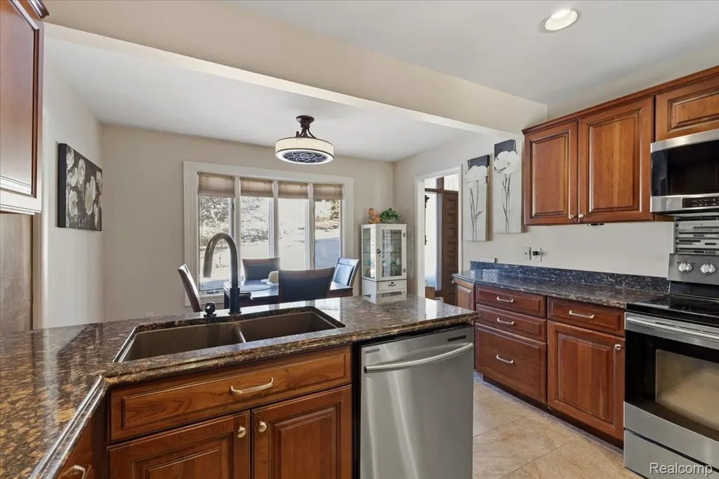 6579 Balmoral Terrace Independence Charter Township MI 48346