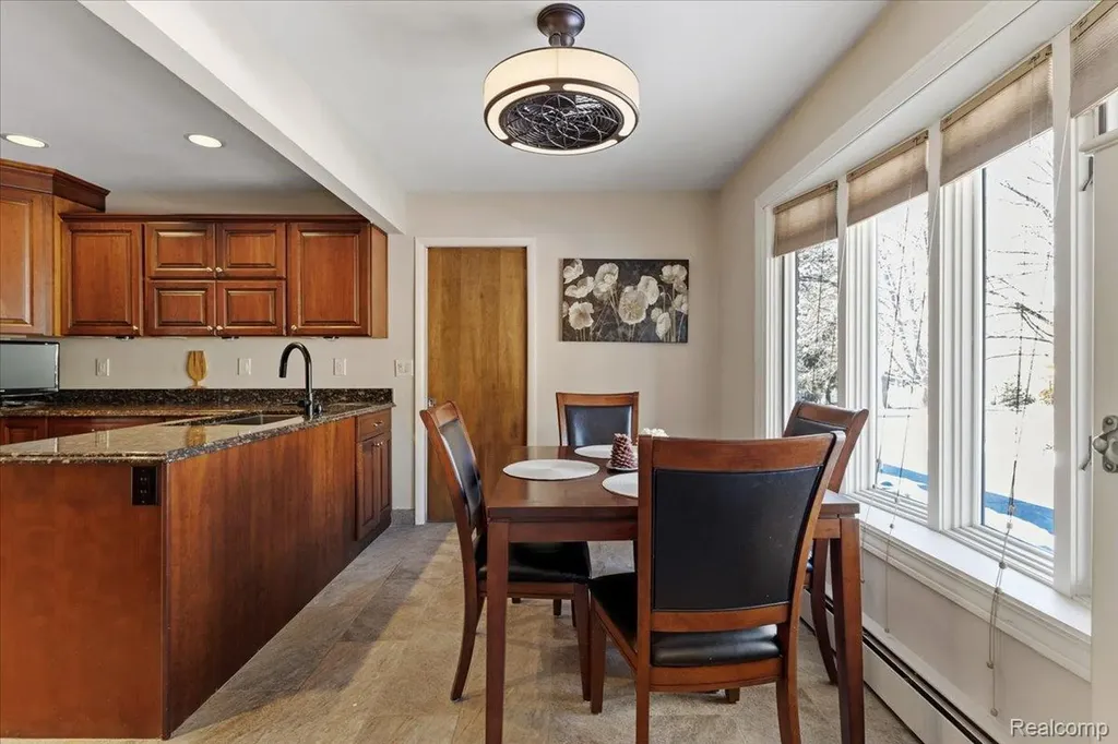 6579 Balmoral Terrace Independence Charter Township MI 48346