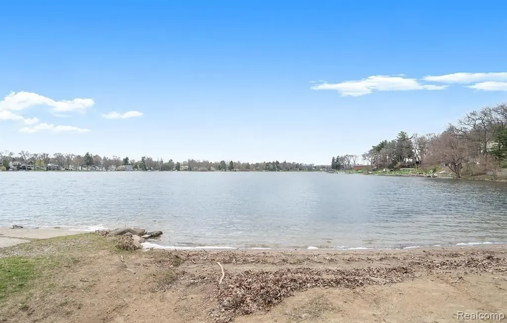 6579 Balmoral Terrace Independence Charter Township MI 48346
