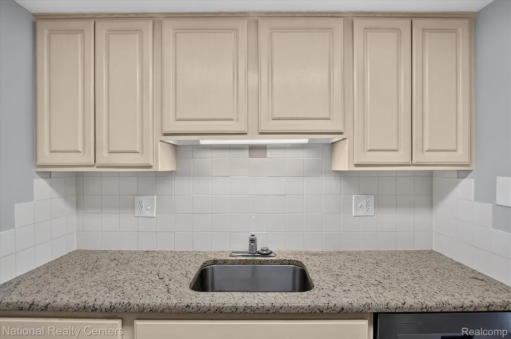 25245 Franklin Terrace South Lyon City MI 48178