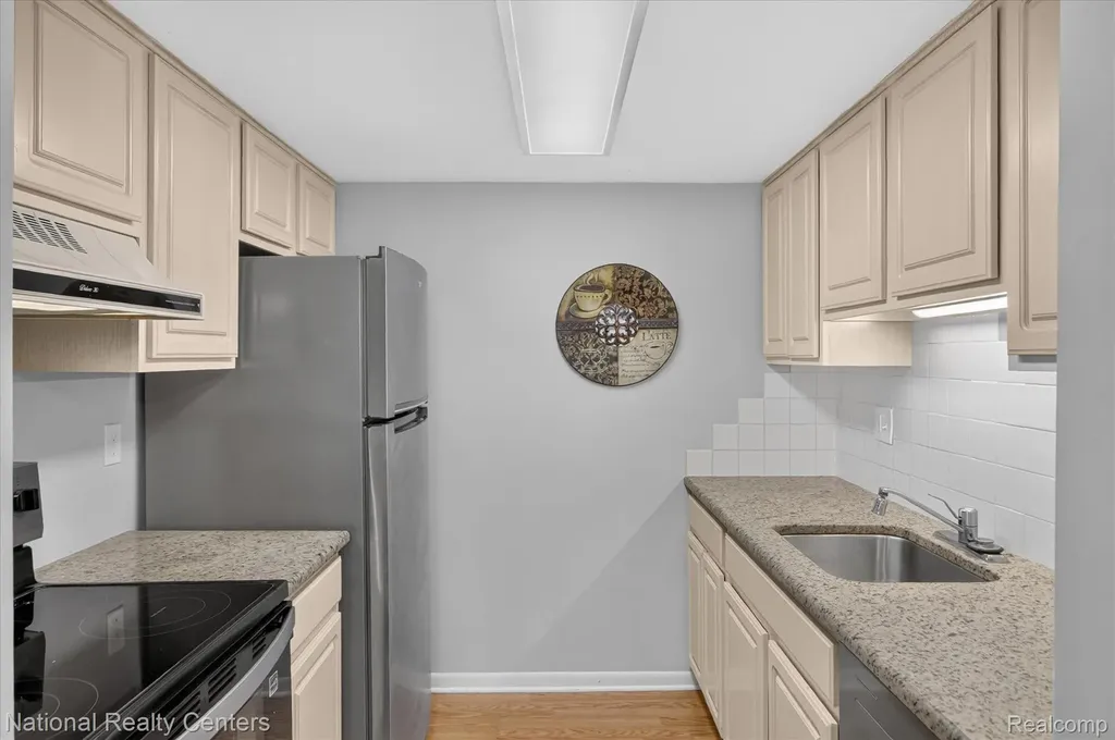 25245 Franklin Terrace South Lyon City MI 48178