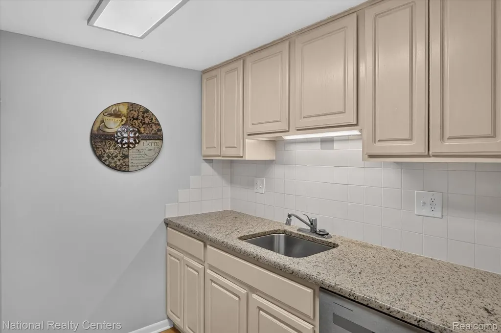 25245 Franklin Terrace South Lyon City MI 48178