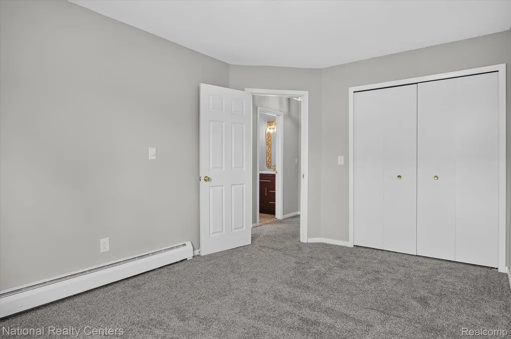 25245 Franklin Terrace South Lyon City MI 48178