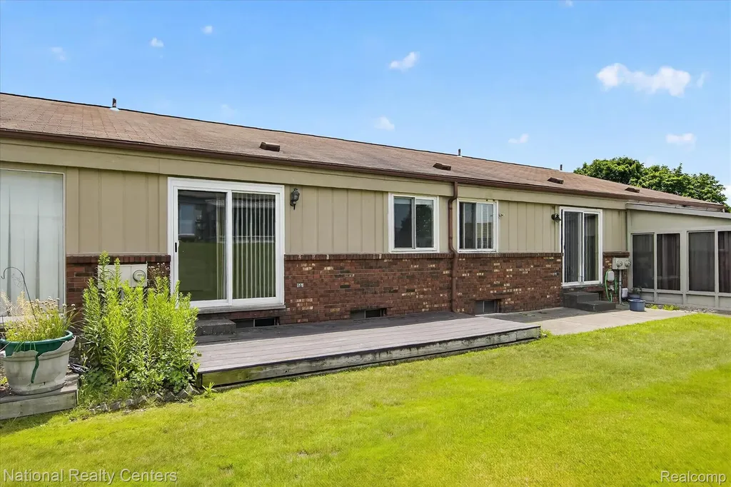 25245 Franklin Terrace South Lyon City MI 48178