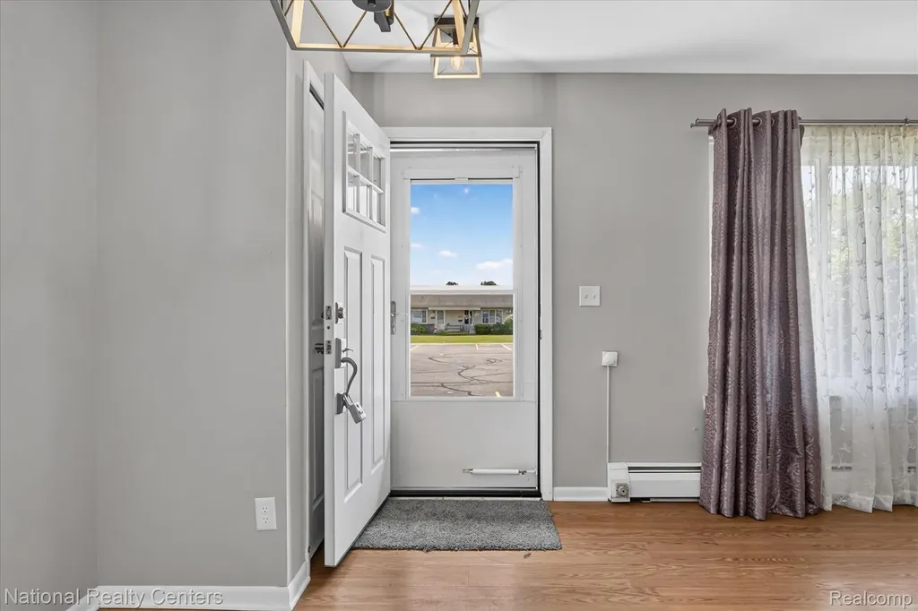 25245 Franklin Terrace South Lyon City MI 48178
