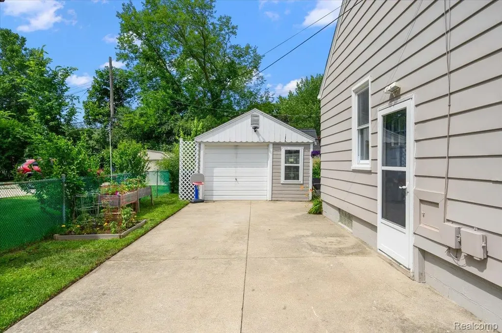 1706 Princeton Road Berkley City MI 48072