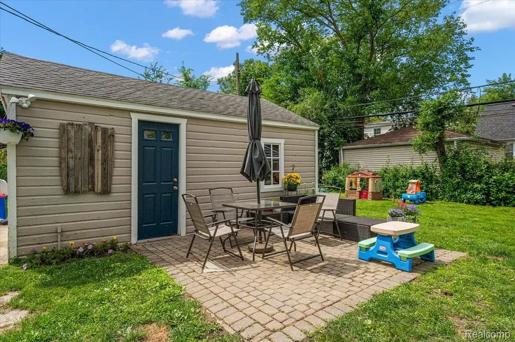 1706 Princeton Road Berkley City MI 48072