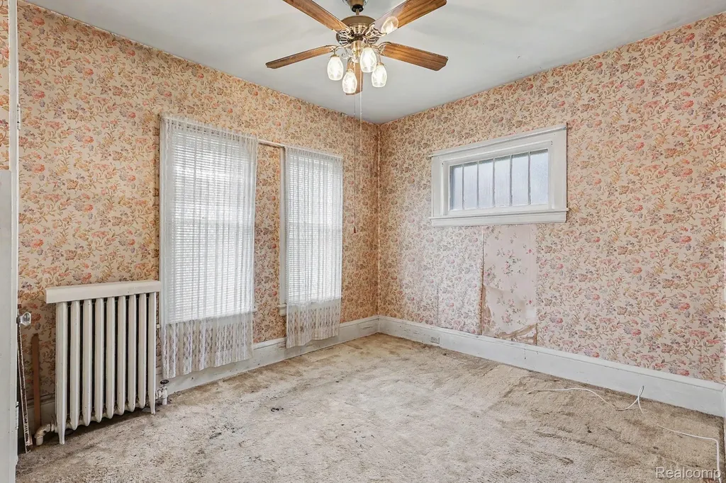 1327 Jefferson Street Muskegon City MI 49441