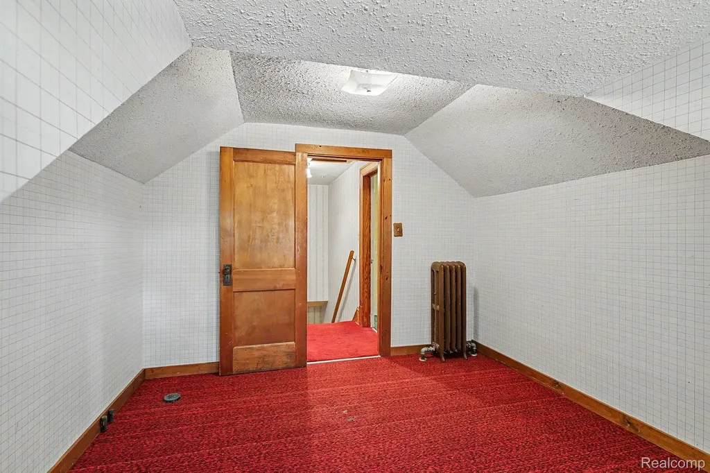 1327 Jefferson Street Muskegon City MI 49441