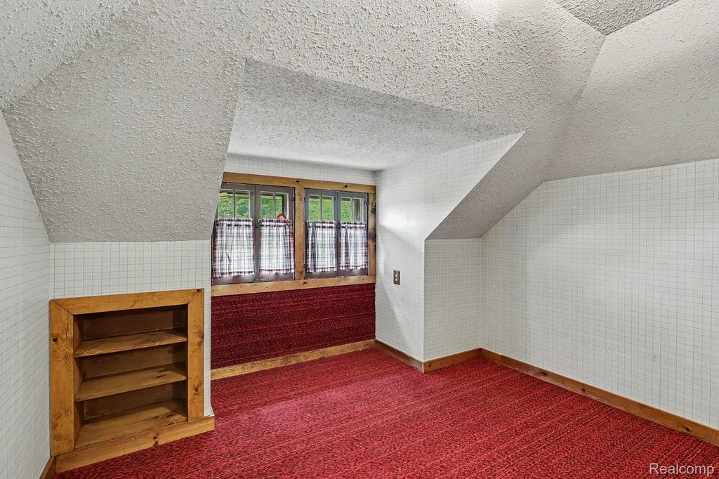 1327 Jefferson Street Muskegon City MI 49441