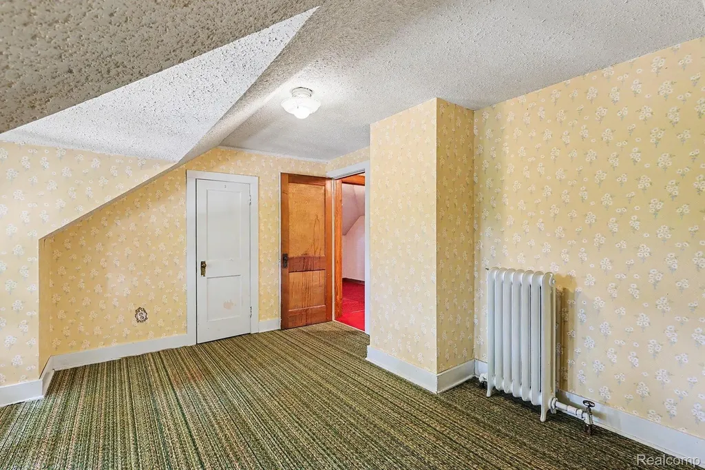 1327 Jefferson Street Muskegon City MI 49441