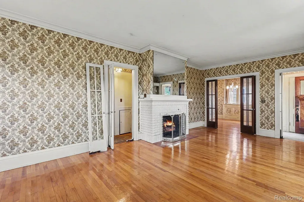 1327 Jefferson Street Muskegon City MI 49441