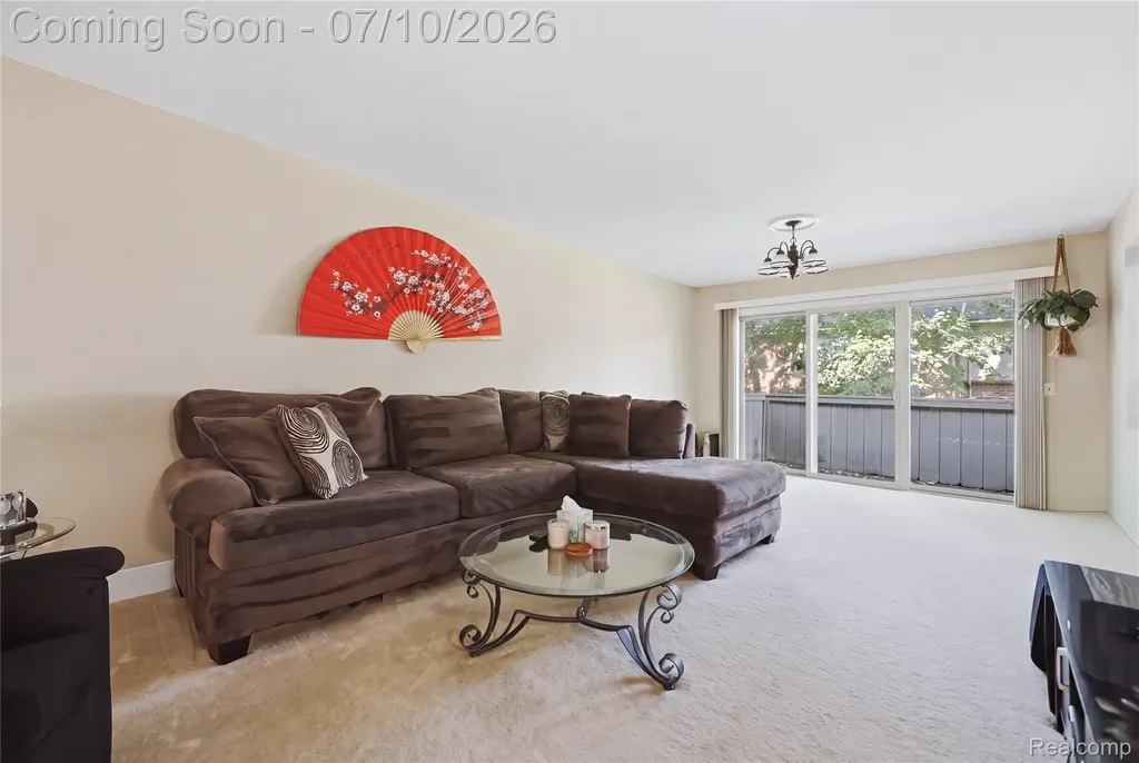 42377 Lochmoor Street Clinton Charter Township MI 48038