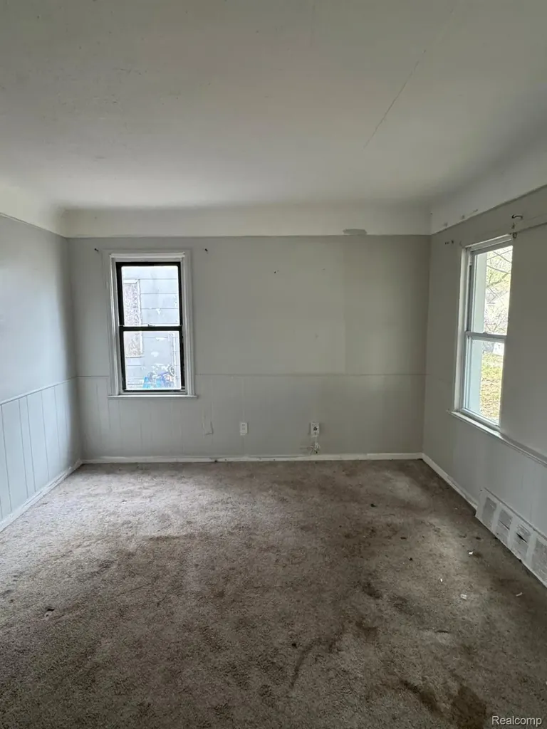 19372 Woodbine Street Detroit City MI 48219