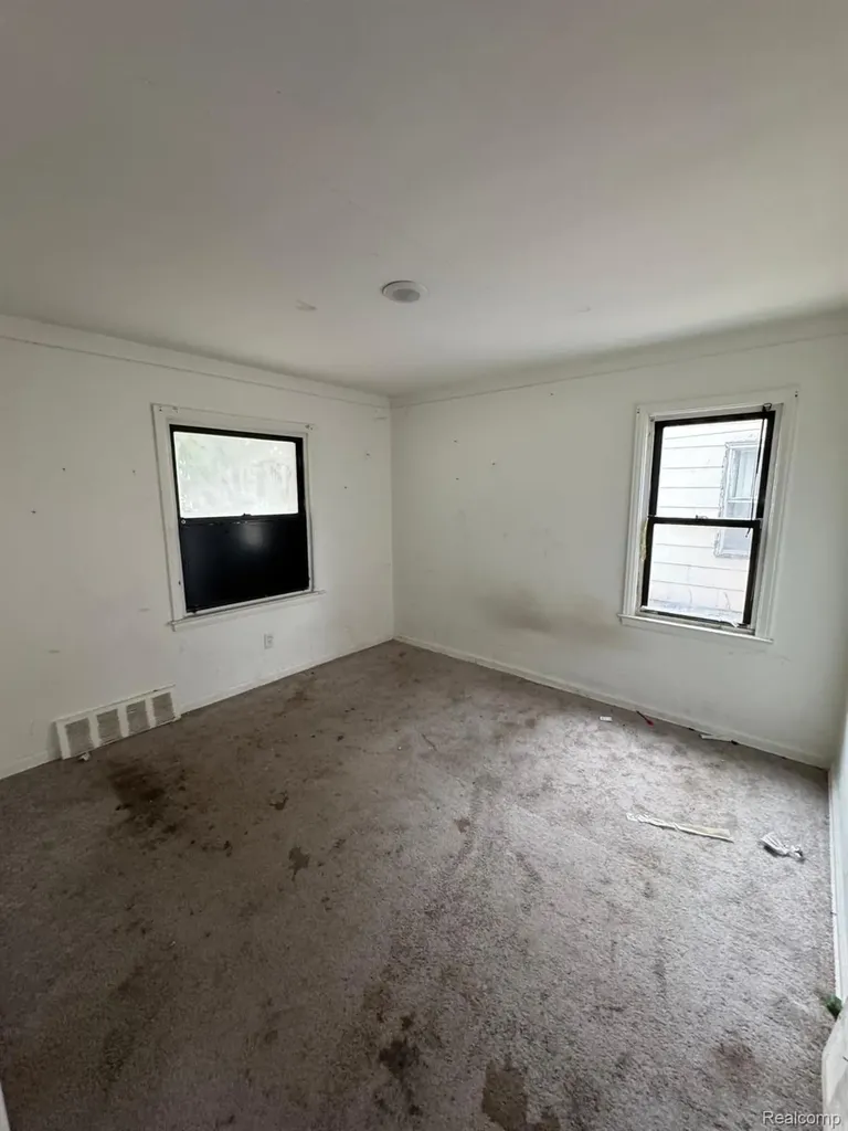 19372 Woodbine Street Detroit City MI 48219