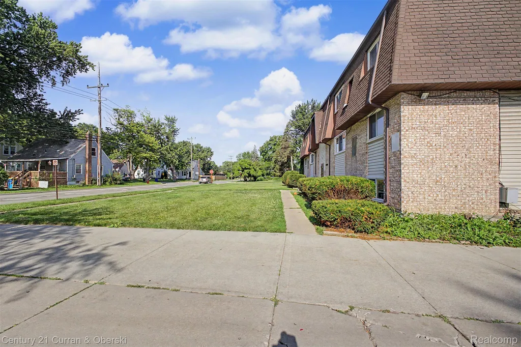 34190 Forest Street Wayne City MI 48184