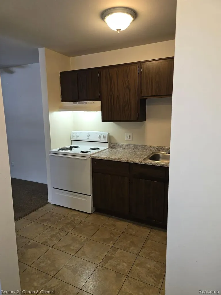34190 Forest Street Wayne City MI 48184