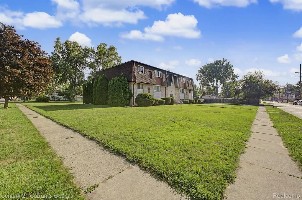 34190 Forest Street Wayne City MI 48184