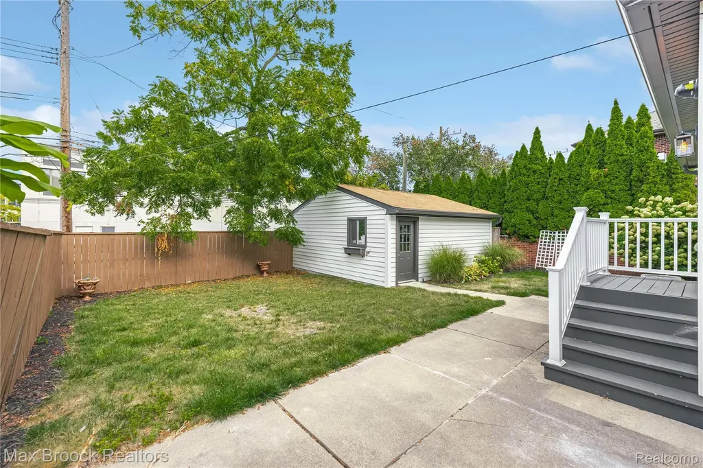 967 Ann Street Birmingham City MI 48009