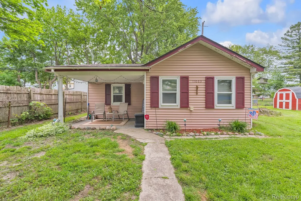 11063 Jackson Street Taylor City MI 48180