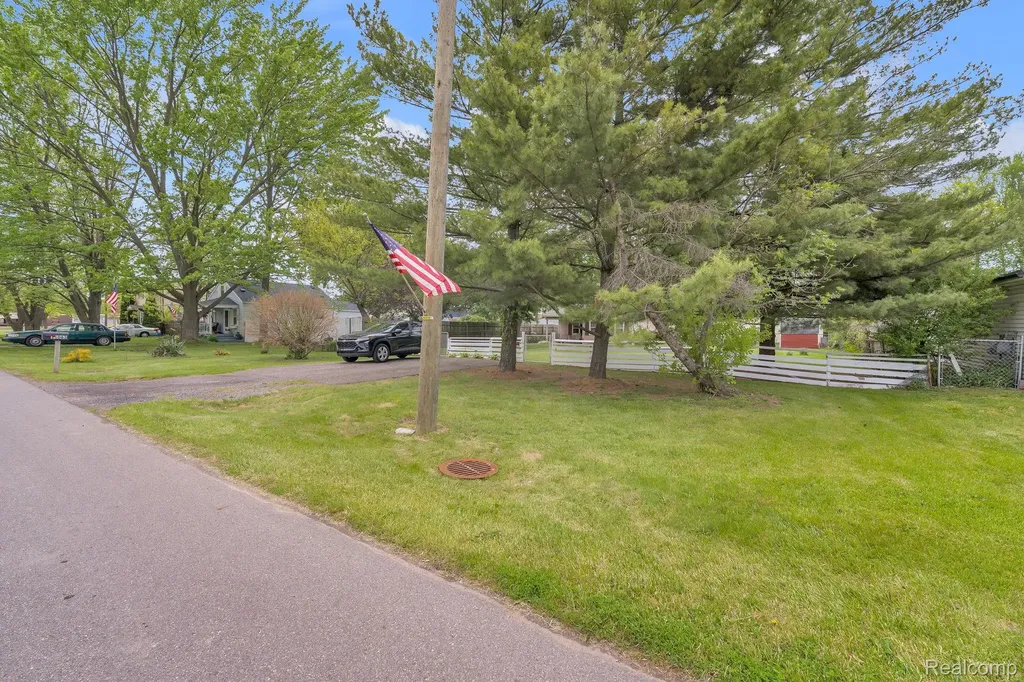 11063 Jackson Street Taylor City MI 48180